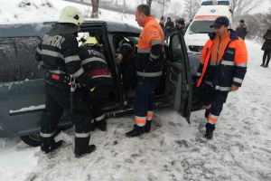Accident rutier in Neamt. Au fost implicate un tir si un autoturism