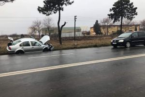 Accident rutier la Mangalia, in fata sediului Politiei din localitate. Doua autoturisme implicate (galerie foto)