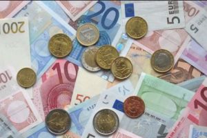 Alertă la casele de schimb valutar! La cât a ajuns EURO
