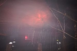 Incendiu în Peştere: Acoperişul unei case a ars complet