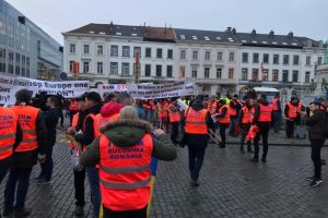 Protestatarii suceveni, bucuroşi că au obţinut o victorie parţială la Bruxelles