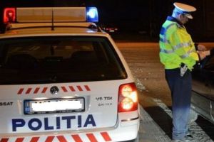 Inconştienţi prinşi conducând fără permis de conducere!