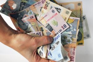 Leul o ia la vale – Euro atinge un nou nivel istoric