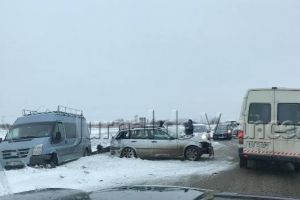 ULTIMĂ ORĂ: Două maşini implicate într-un accident pe DN23