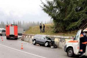 Două persoane au fost rănite în urma unui accident produs la Poiana Stampei