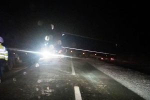 ULTIMĂ ORĂ: Un tir s-a răsturnat la Domneşti