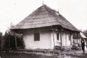 Expoziţia foto-documentară „Eroina  poporului român, fiică a Vădenilor”: Iată cum arăta, în anii după război casa în care s-a născut Ecaterina Teodoroiu