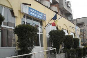 82 de târgujieni iau masa la Cantina de Ajutor Social