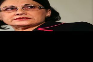 Gafa monumentală a Ecaterinei Andronescu! Replica şocantă cu care a uluit 600 de oameni
