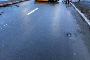 Atentie! Drum alunecos! : Autoturism rasturnat pe drumul ce leaga Navodari de Constanta