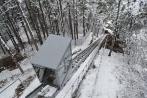 Liftul de la Cetatea Râşnov, oprit de la funcţionare din cauza unei defecţiuni