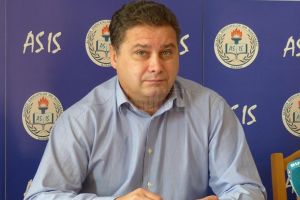 Sindicate: „Există în rândul funcţionarilor din Ministerul Educaţiei o atitudine de ...