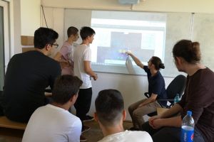 Elevii din Timişoara care trebuie să ajungă la competiţia NASA din SUA mai au nevoie de fonduri