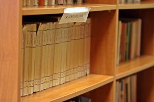 Bibliotecă în stradă, cu cărţile în valiză, pentru copii din medii defavorizate din Timiş