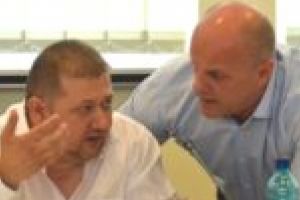 Ionuţ Chisăliţă redevine săgeata pesedistă care-l ţinteşte pe liberalul Nelu Popa!