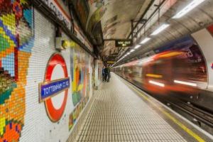 Studiu: O ora in metroul londonez, la fel de nociva ca o zi in trafic