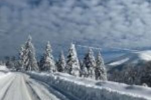 Muntele Mic, prietenos şi nu prea cu turiştii la început de an. În schimb, peisajul este de vis!