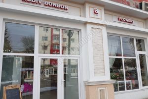 Atmosferă romantică, dulciuri şi flori la Rodiv Bonbon şi Flowers Găeşti – FOTO