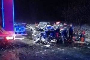 A depăşit fără să se asigure şi a distrus trei maşini!