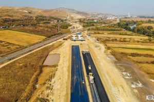 Prioritatea Ministerului Transporturilor: Finalizarea autostrăzilor aflate în construcţie