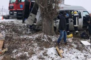 Accident de MICROBUZ! Sunt cel puţin 6 VICTIME. A fost activat PLANUL ROȘU
