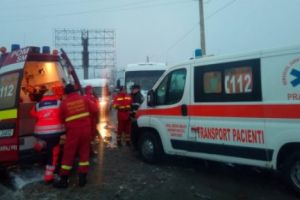 Accident pe DN1, la Comarnc. Doua victime dupa ce un microbuz de pasageri a intrat intr-un autoturism