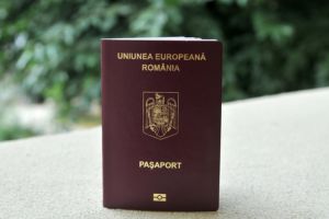 Paşapoarte 2019. Cum arată noile documente şi ce elemente de siguranţă conţin