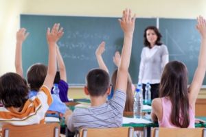 Veşti bune pentru profesori! Ce vor primi aceştia începând cu anul 2019