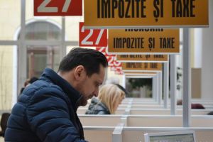 Primăria reia de luni încasarea taxelor şi impozitelor