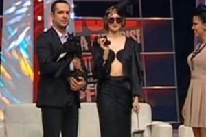 Gafă uluitoare! Iulia Albu şterge pe jos cu Carmen Dan! 