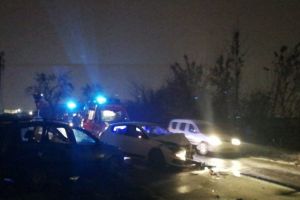 Trei răniţi, printre care şi un copil, după ce o şoferiţă a pierdut controlul maşinii la Timişoara