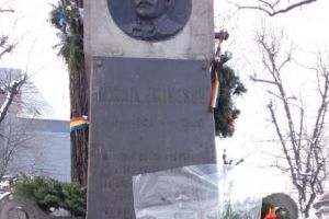 Eminescu trăieşte şi când nu e sărbătorit oficial