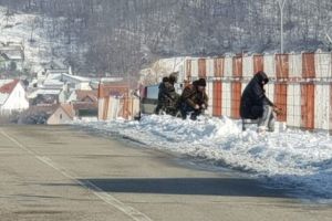 ASTĂZI – ZECE PESCARI au DEGERAT pentru trei bibani şi-o albitură