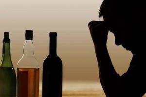 Cazuri severe de alcoolism, vindecate prin puterea credinţei şi psihologie, la Centrul din Ozd
