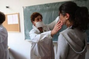 Triajul epidemiologic, recomandat la reluarea cursurilor şcolare