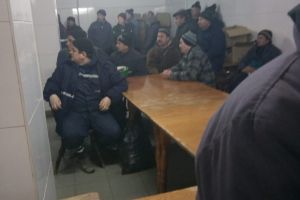 Salariaţii de la Carierele Roşia şi Pinoasa au intrat în grevă!
