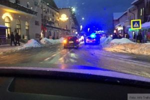 Femeie lovită de maşină pe o trecere de pietoni din Predeal