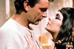 O nouă dezvăluire în lumea EGIPTOLOGILOR:  Cleopatra şi Marc Antoniu NEDESPĂRŢIŢI nici după MOARTE?