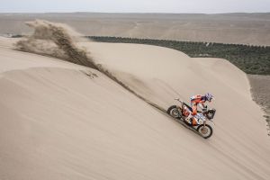 FOTO&VIDEO. Mani Gyenes ,,zburdă” la Dakar 2019. Riderul sătmărean se menţine în top