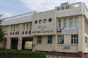 7 asistente şi infirmiere de la Maternitatea Ploieşti, depistate cu stafilococ auriu