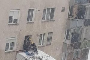 TRAGEDIE la Sighişoara: femeie decedată după ce a căzut de la etajul 4!
