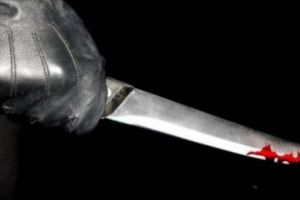 Un băiat de 13 ani şi-a UCIS sora cu 15 lovituri de cuţit