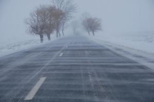 Meteorologii au prelungit CODUL GALBEN pentru judeţul Alba. Intensificări ale vântului şi viscol în zona de munte