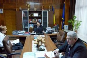 MARAMURES – Videoconferinta: Ce s-a discutat la sedinta cu secretarii unitatilor administrativ-teritoriale