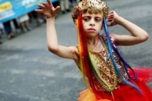 Invazia TRANSSEXUALILOR: Cel puţin un COPIL pe zi cere să-şi SCHIMBE SEXUL în Marea Britanie