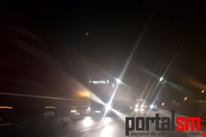 FOTO. Trafic infernal în vama Petea. Cozi kilometrice de TIR-uri