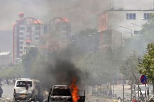 CARNAGIU la Kabul. ATENTAT cu o maşină-capcană. Morţi şi zeci de răniţi printre care copii

