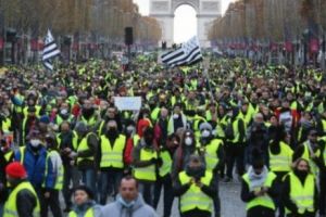 „Până când PUTEREA va fi cedată SUPRA-NAȚIONALILOR? Când vom începe să ne exercităm dreptul de POPOR şi a face totul FĂRÂME?”