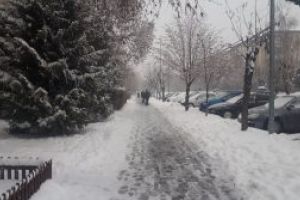 ANM: Cod galben de viscol în zone din 27 de judeţe până miercuri seara; vânt şi precipitaţii mixte, în rest