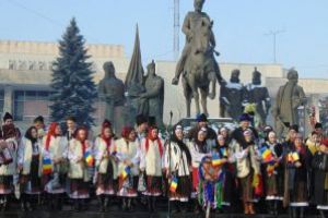 Fundaţia „Mihai Viteazul”, privire în trecut şi spre viitor: „Să acţionăm întotdeauna în mod constructiv, generos şi loial pentru România, pentru generaţiile viitoare”